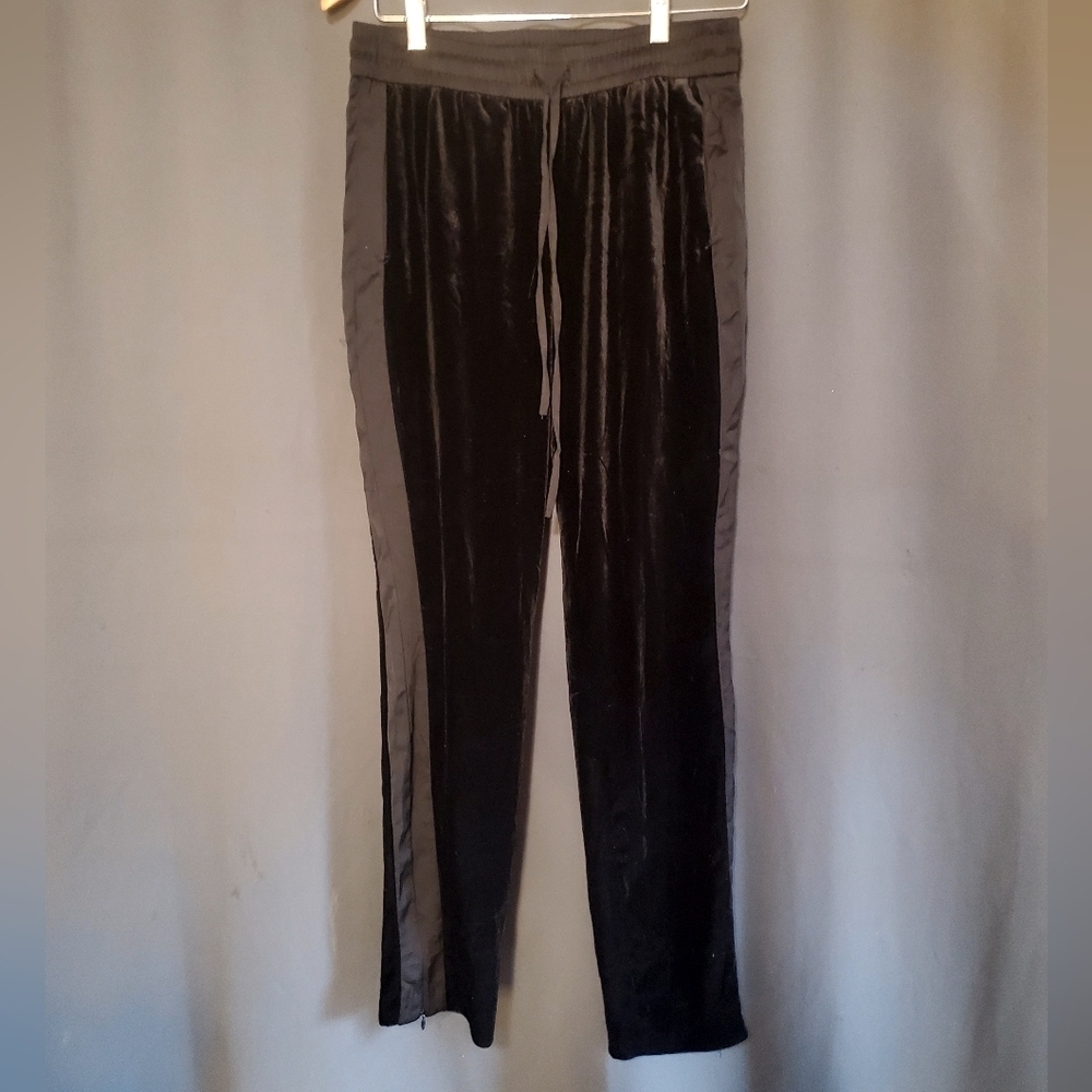 Belle Vere Black Velvet Velour Mid-Rise Jogger Track Pant Size Small